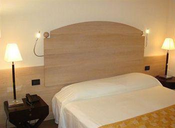 Palazzo Foti Hotel Crotone Ngoại thất bức ảnh