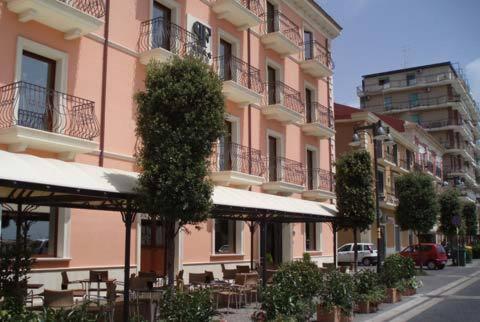 Palazzo Foti Hotel Crotone Ngoại thất bức ảnh